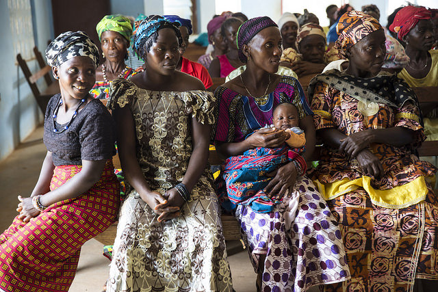 Women gathering for a community meeting in Lester Road, Freetown, Sierra Leone. © UN Photo/Martine Perret